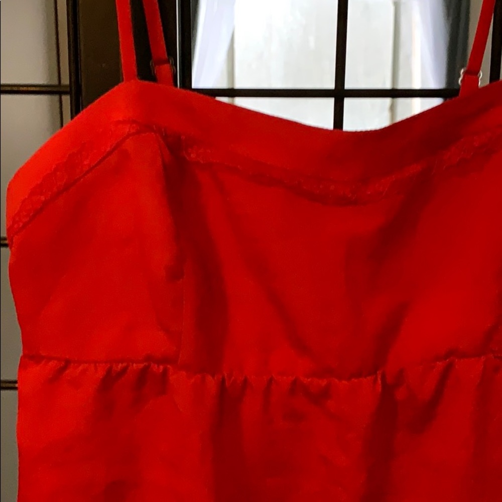 Red top - Picture 2 of 4